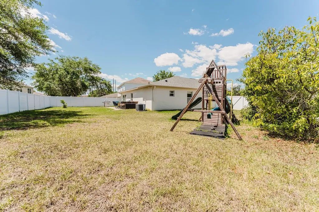 2043 Corner Tree Court Orlando FL 32820