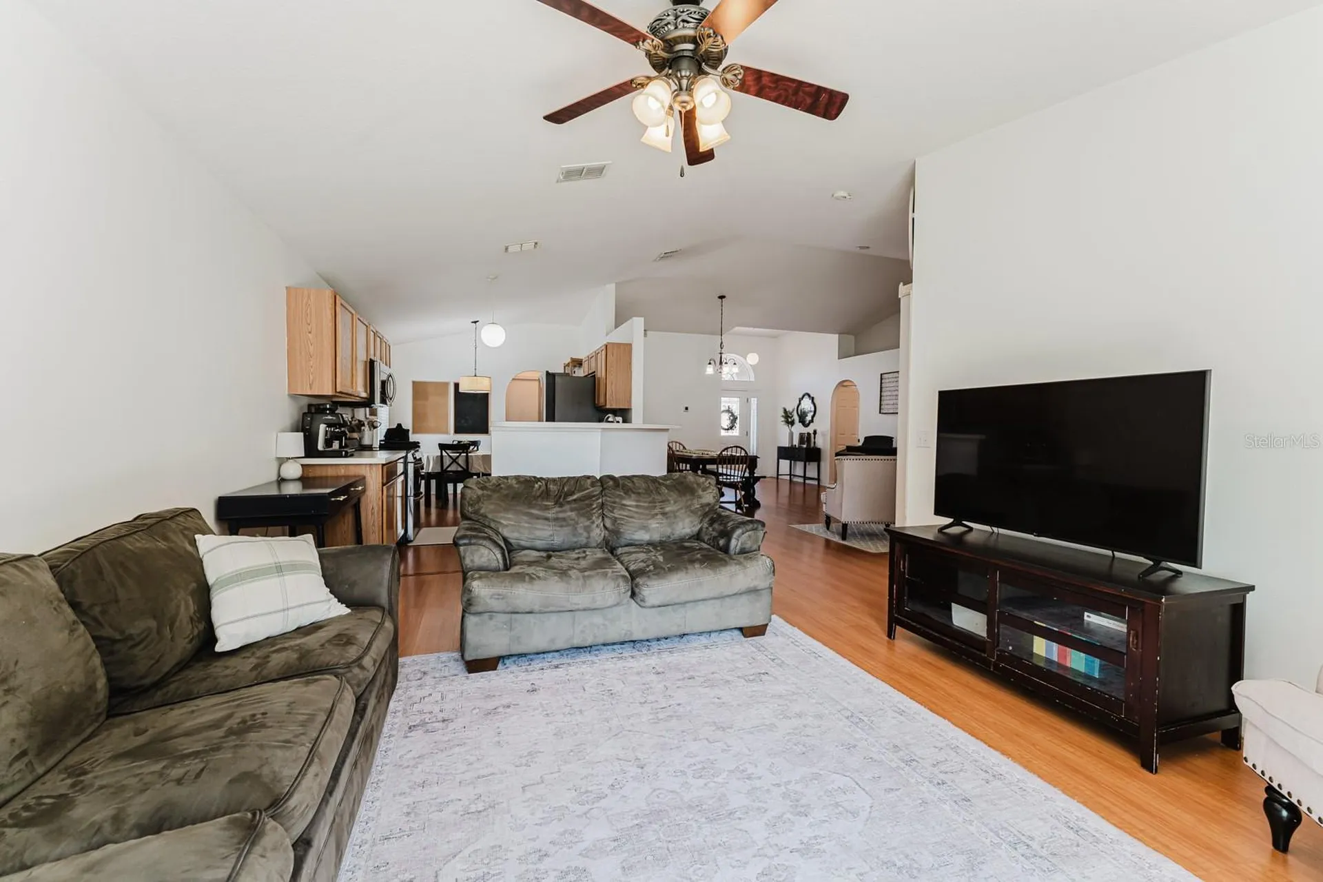 2043 Corner Tree Court Orlando FL 32820