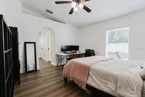 2043 Corner Tree Court Orlando FL 32820