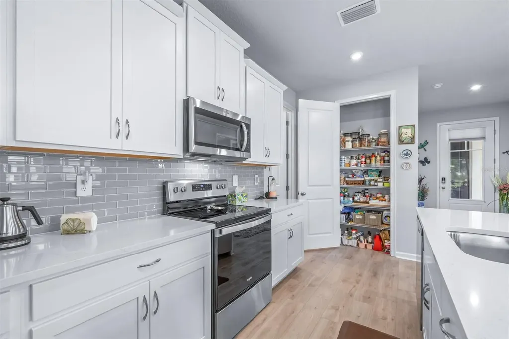 6131 Timberdale Avenue Wesley Chapel FL 33545