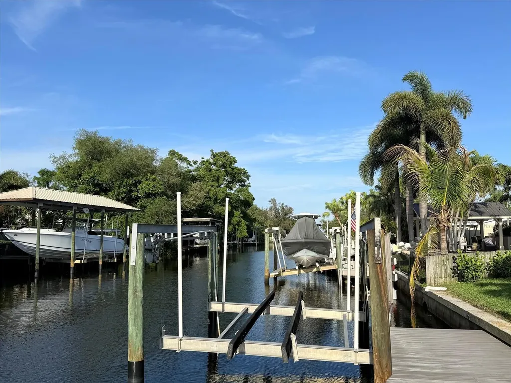 797 45th Avenue NE St Petersburg FL 33703