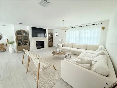 797 45th Avenue NE St Petersburg FL 33703