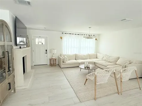 797 45th Avenue NE St Petersburg FL 33703