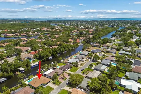 797 45th Avenue NE St Petersburg FL 33703