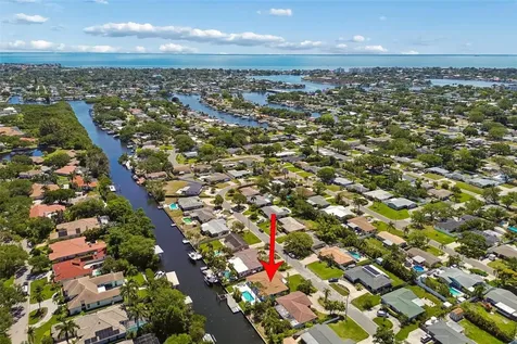 797 45th Avenue NE St Petersburg FL 33703