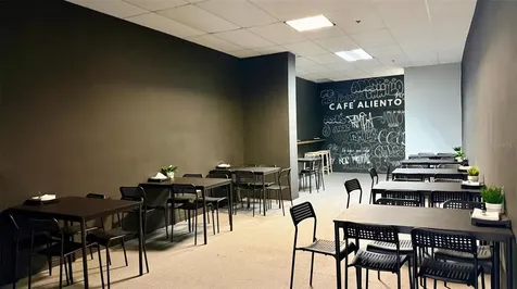 272 Calle 272 Bloq. L B 12, Urb. Country Club Carolina PR 00982