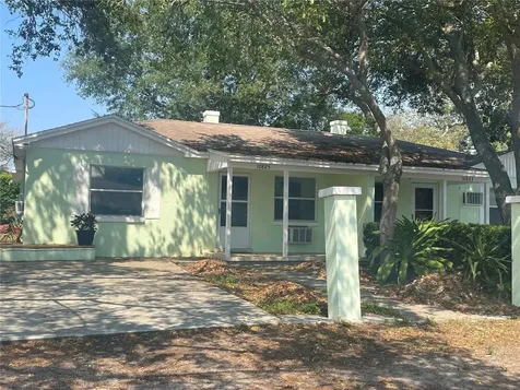 10825 Navajo Drive St Petersburg FL 33708