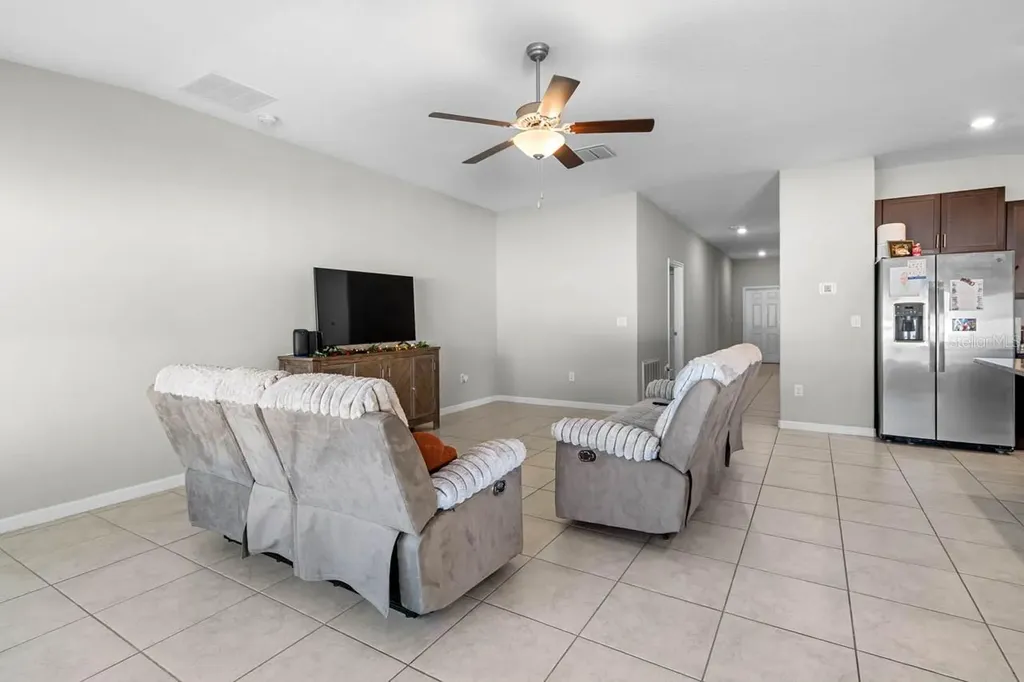 889 Calico Scallop Street Ruskin FL 33570