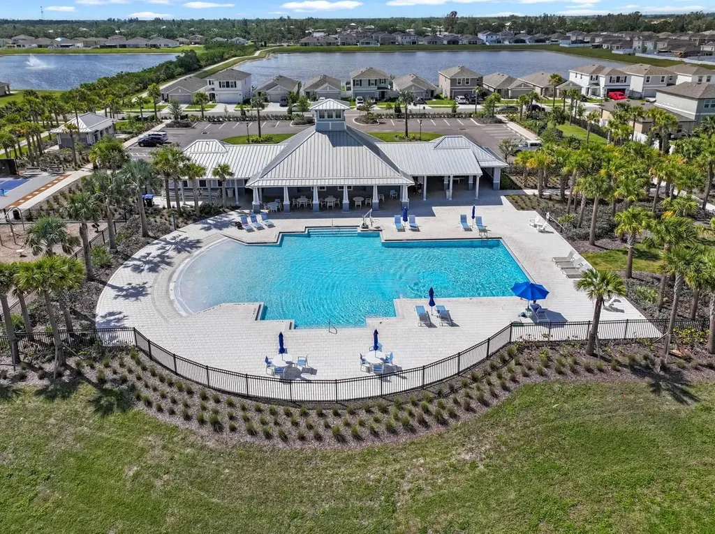 889 Calico Scallop Street Ruskin FL 33570