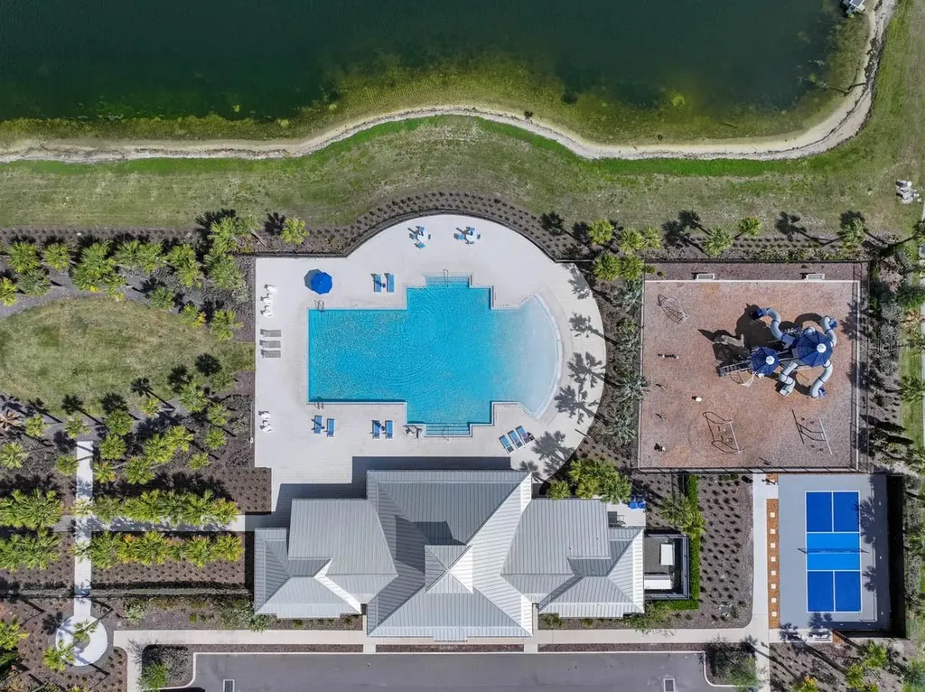 889 Calico Scallop Street Ruskin FL 33570