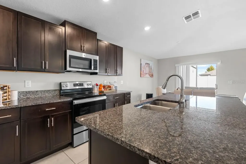 889 Calico Scallop Street Ruskin FL 33570