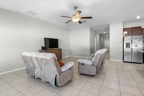 889 Calico Scallop Street Ruskin FL 33570