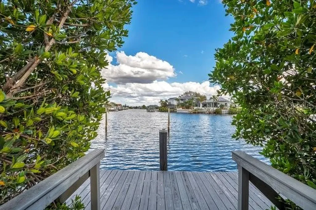 934 Symphony Isles Boulevard Apollo Beach FL 33572