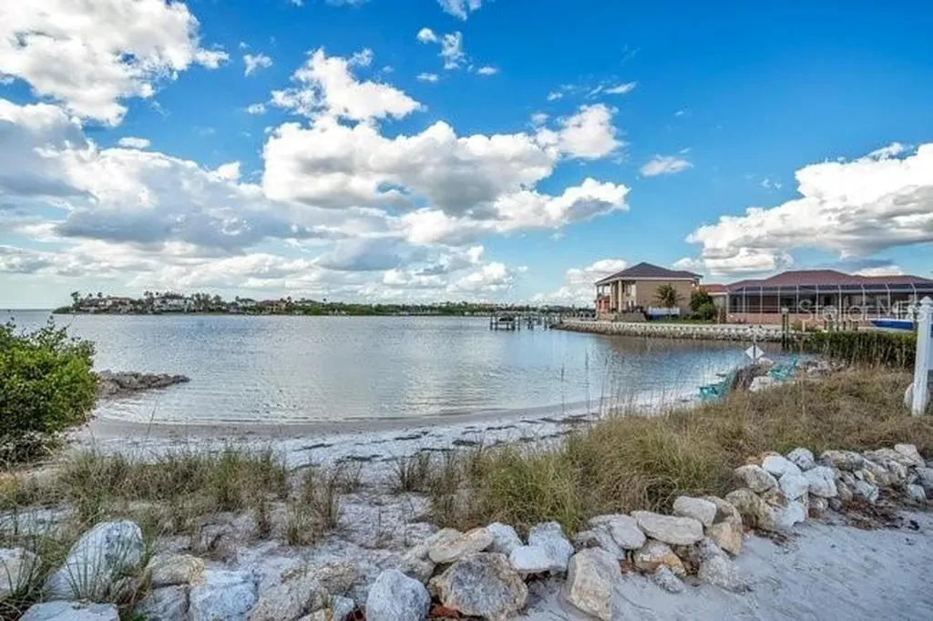 934 Symphony Isles Boulevard Apollo Beach FL 33572