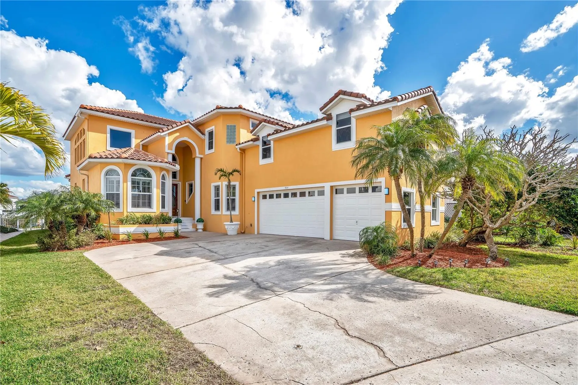 934 Symphony Isles Boulevard Apollo Beach FL 33572