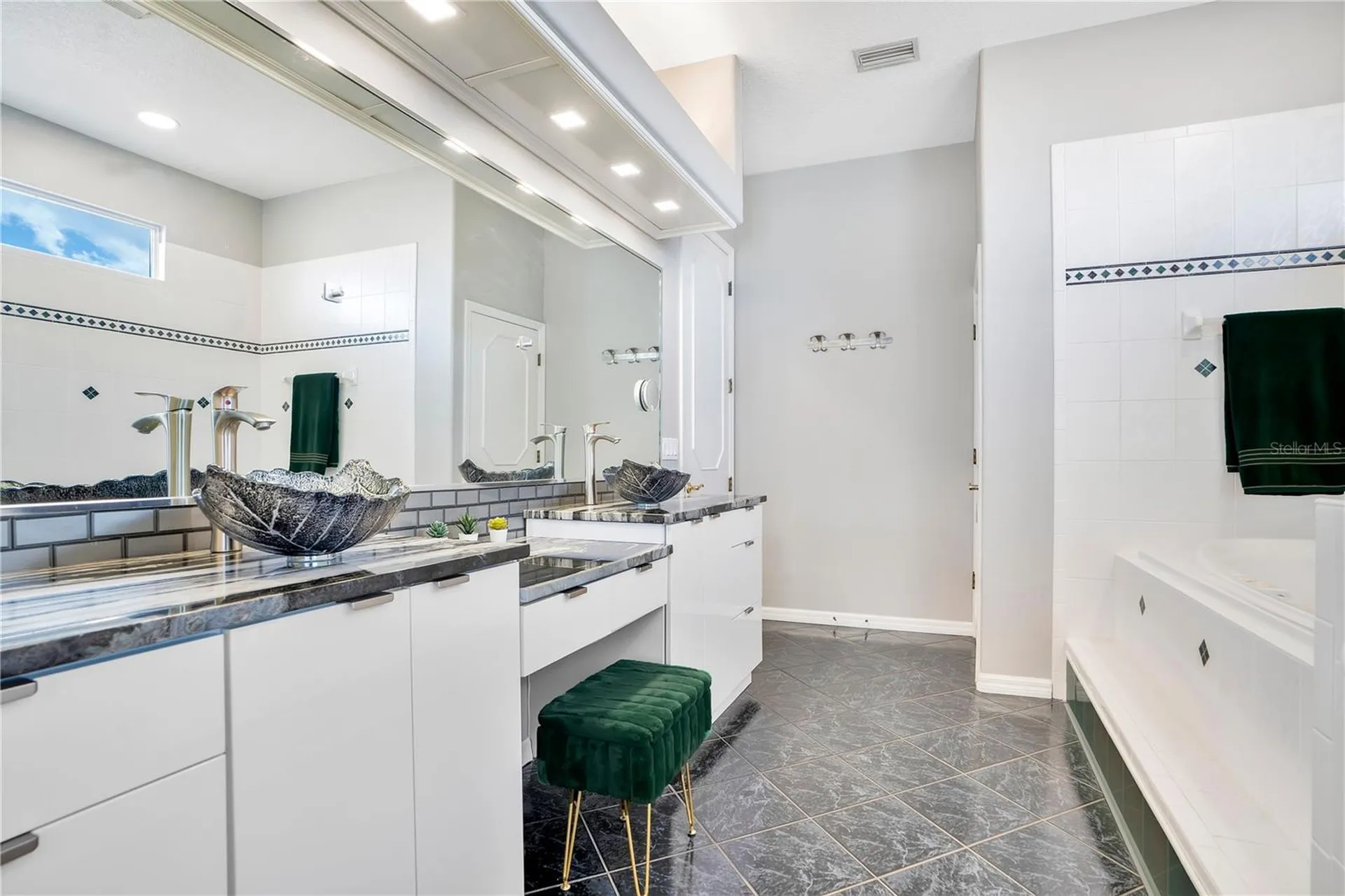 934 Symphony Isles Boulevard Apollo Beach FL 33572