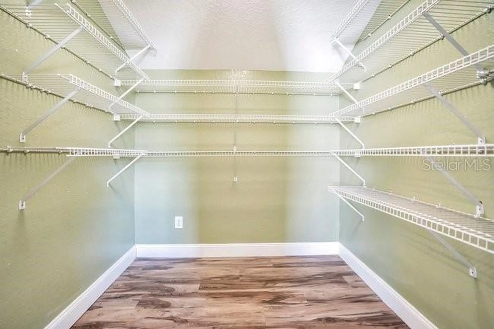 934 Symphony Isles Boulevard Apollo Beach FL 33572