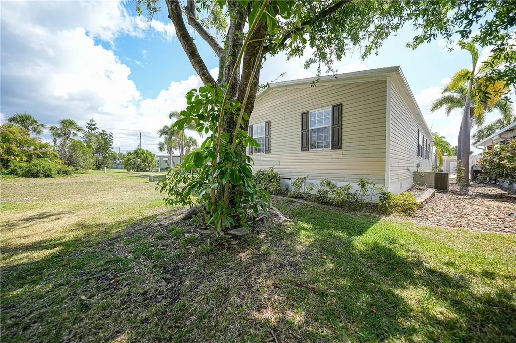 2100 Kings Highway Port Charlotte FL 33980