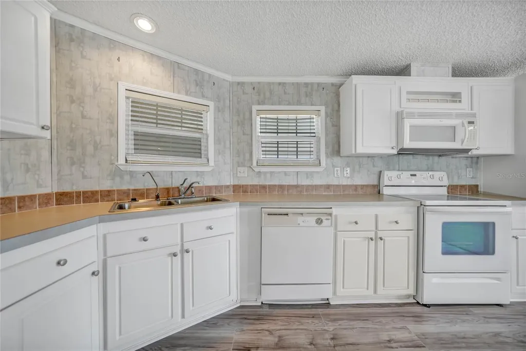 2100 Kings Highway Port Charlotte FL 33980