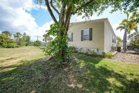 2100 Kings Highway Port Charlotte FL 33980