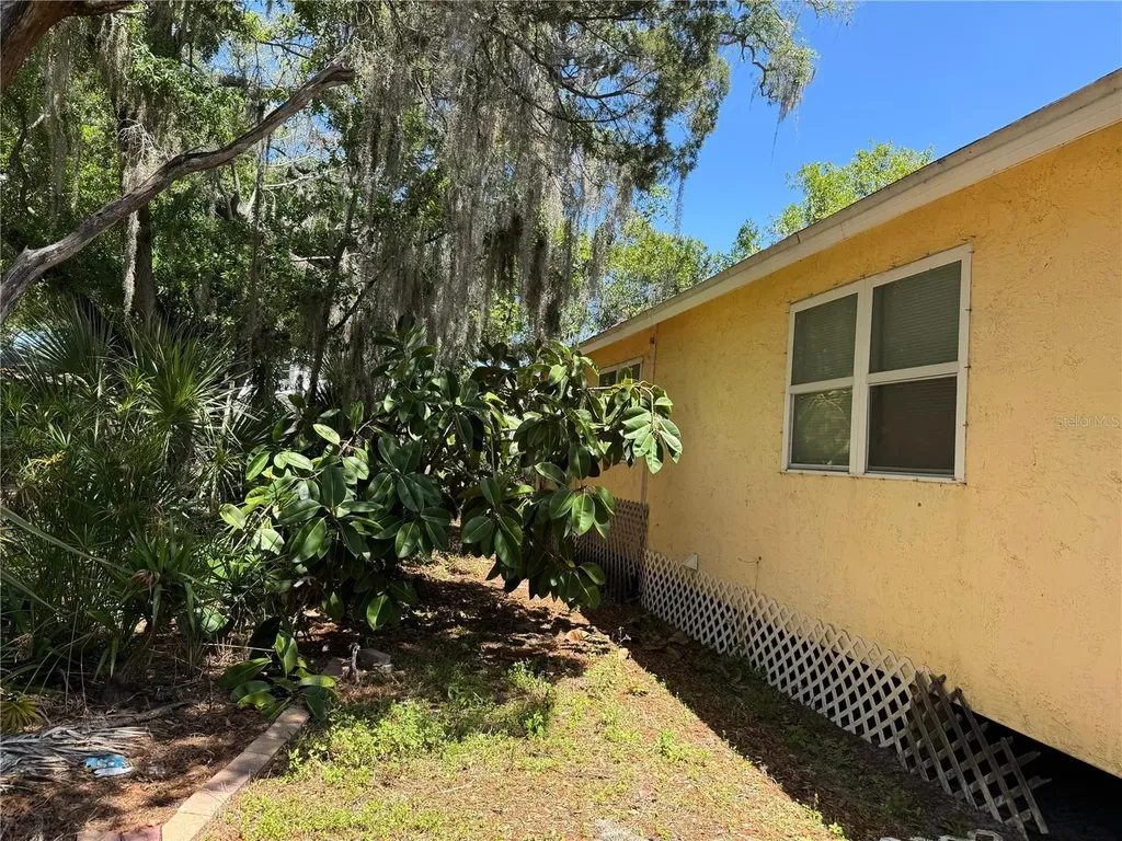 72 Ada Street Tarpon Springs FL 34689