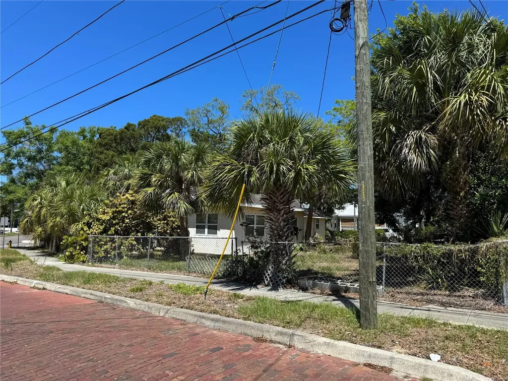 72 Ada Street Tarpon Springs FL 34689