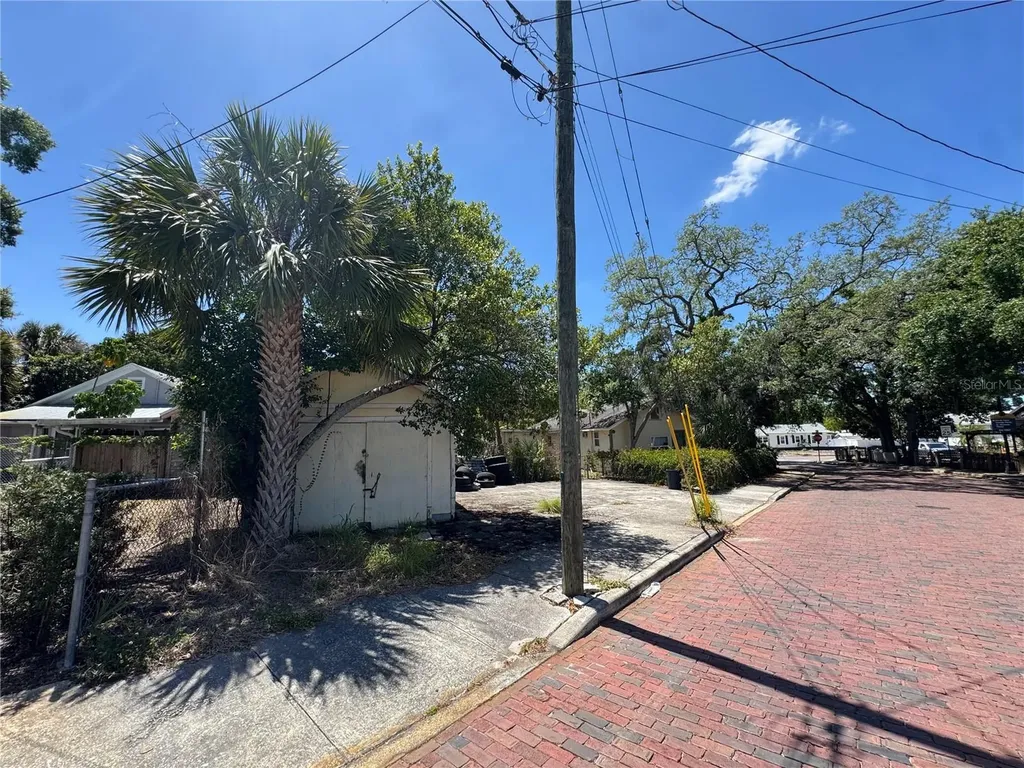 72 Ada Street Tarpon Springs FL 34689