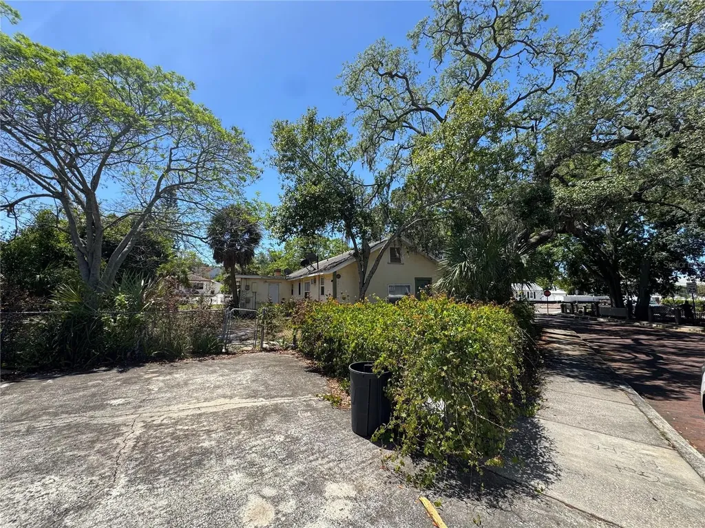 72 Ada Street Tarpon Springs FL 34689