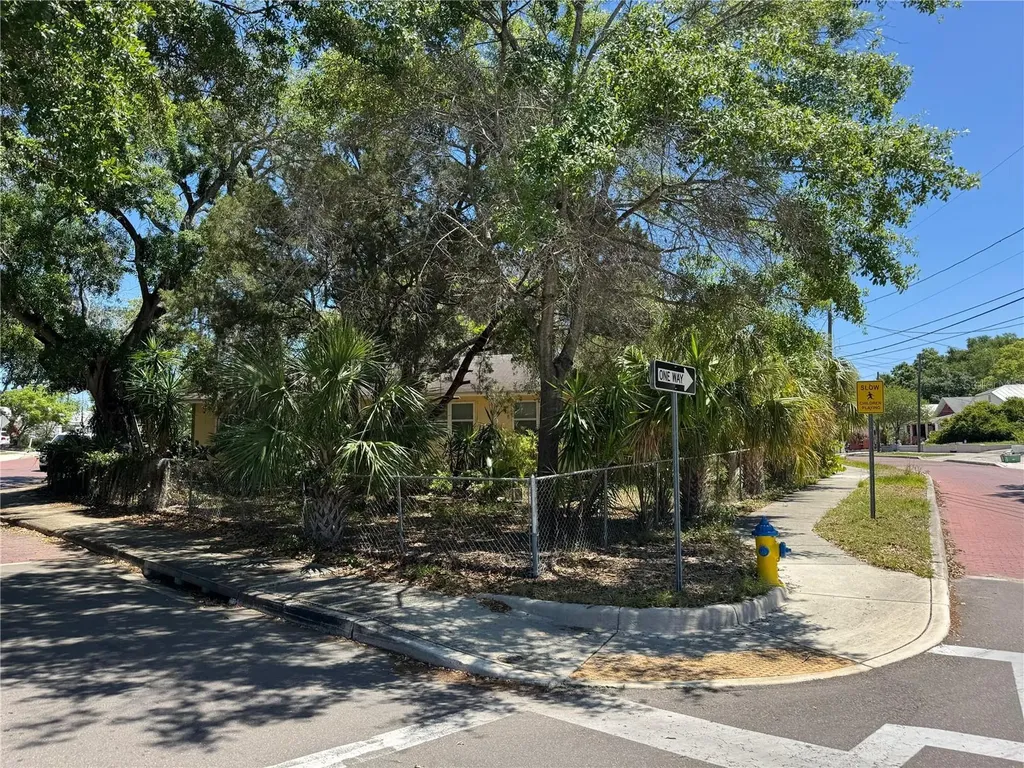 72 Ada Street Tarpon Springs FL 34689