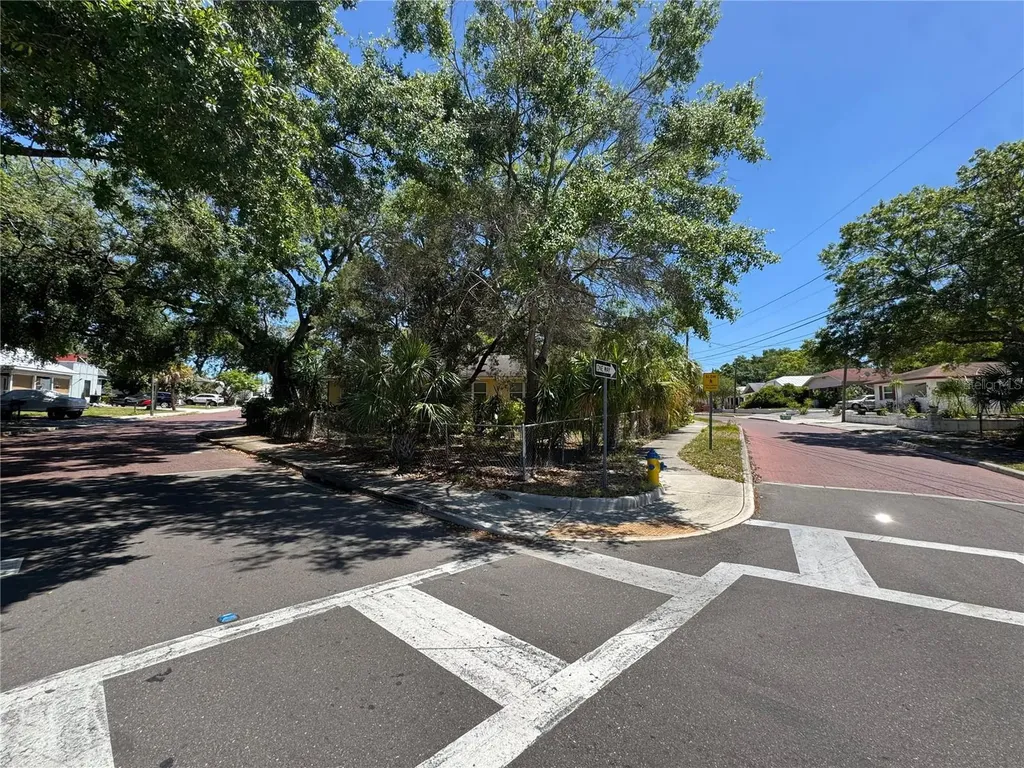 72 Ada Street Tarpon Springs FL 34689