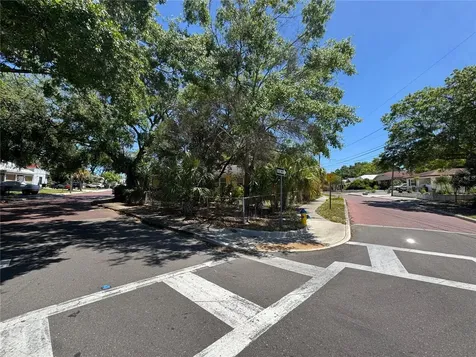 72 Ada Street Tarpon Springs FL 34689