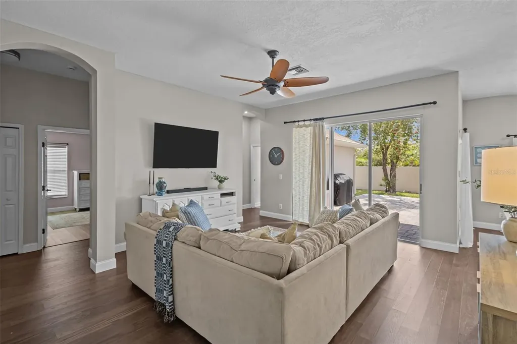 382 Fountainview Circle Oldsmar FL 34677