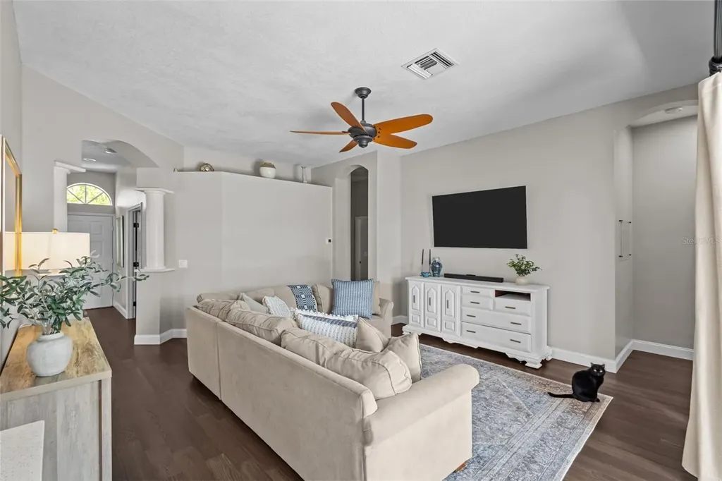 382 Fountainview Circle Oldsmar FL 34677