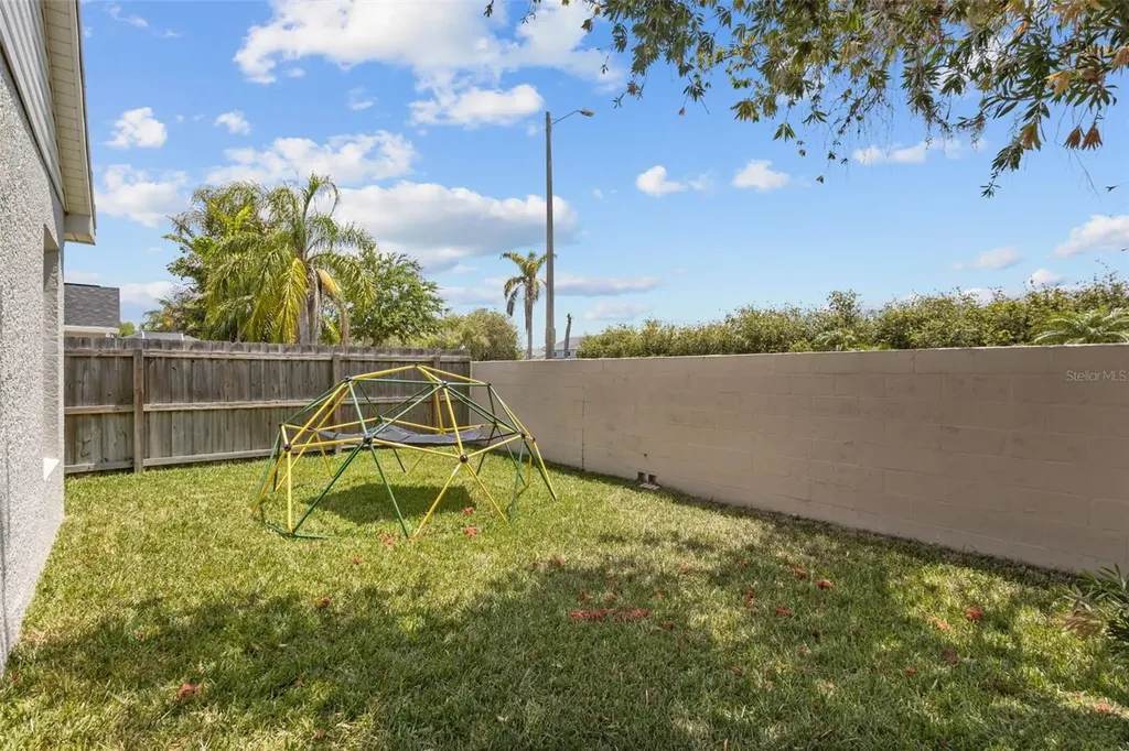 382 Fountainview Circle Oldsmar FL 34677