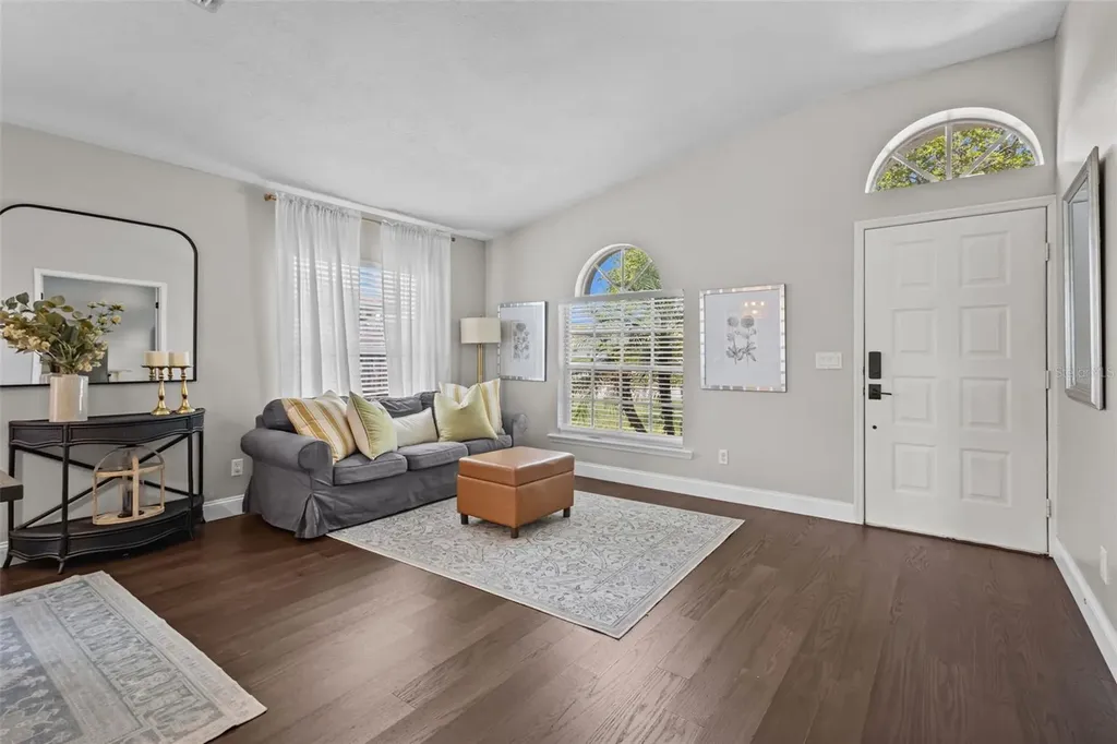 382 Fountainview Circle Oldsmar FL 34677