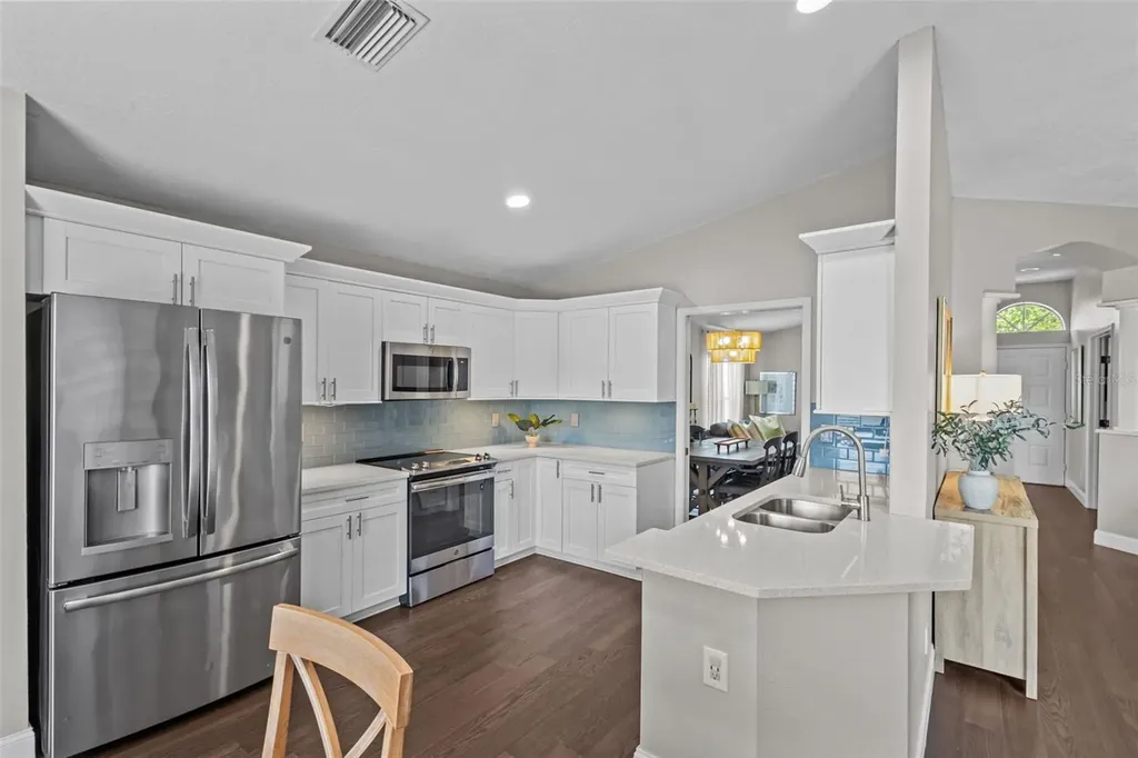 382 Fountainview Circle Oldsmar FL 34677