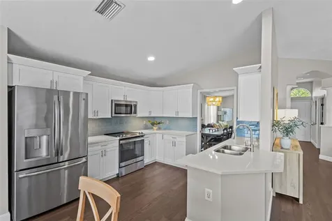 382 Fountainview Circle Oldsmar FL 34677