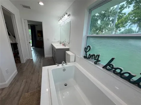 4620 7th Avenue W Bradenton FL 34209