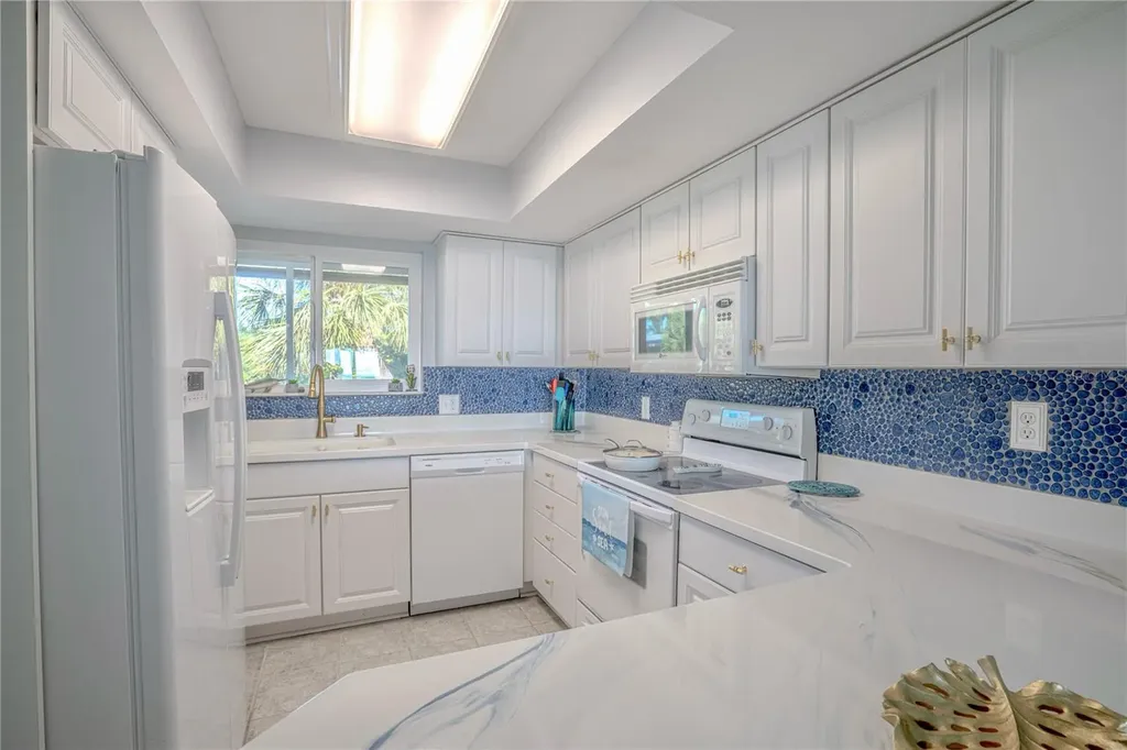 749 Manatee Avenue Holmes Beach FL 34217