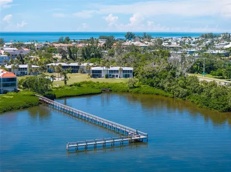 749 Manatee Avenue Holmes Beach FL 34217