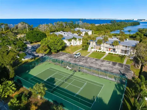 749 Manatee Avenue Holmes Beach FL 34217