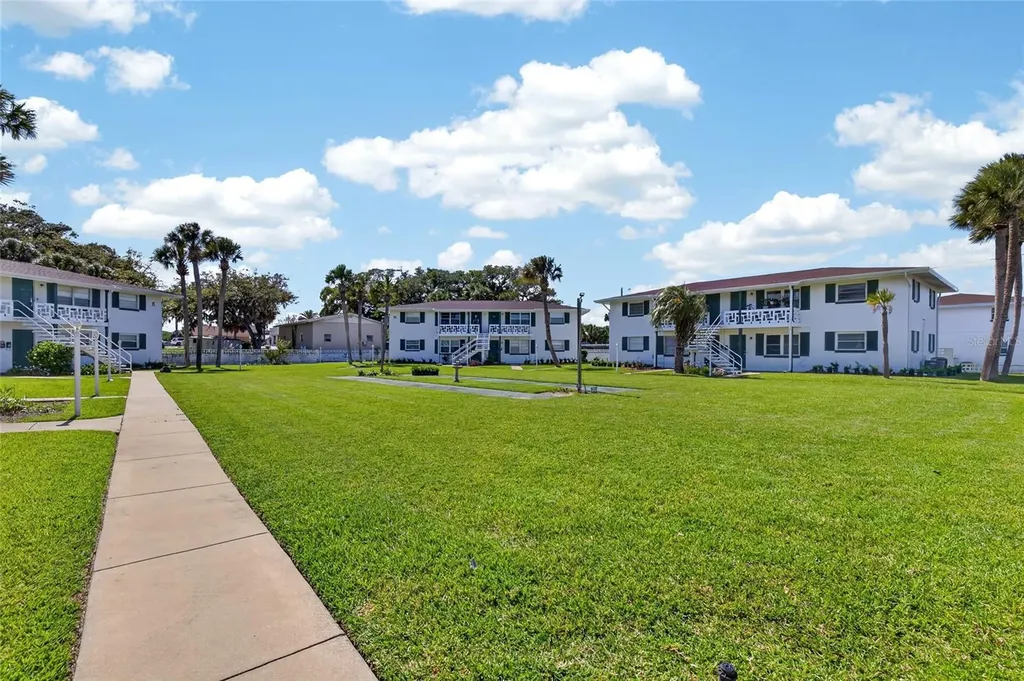 1800 S Palmetto Avenue South Daytona FL 32119