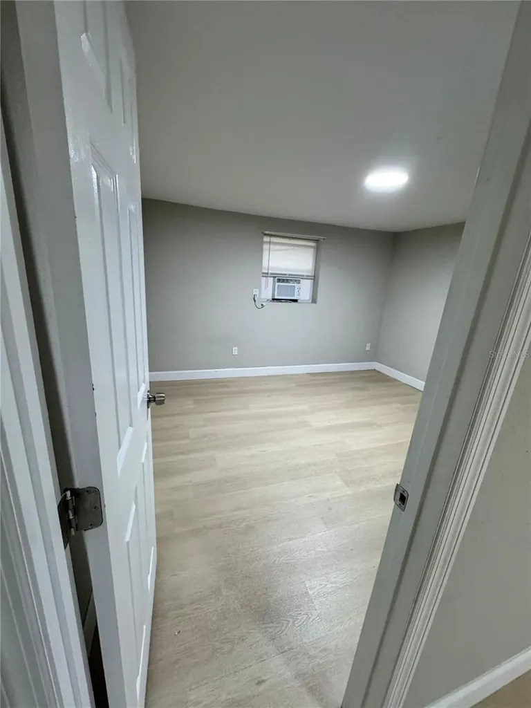 6809 N Gunlock Avenue Tampa FL 33614