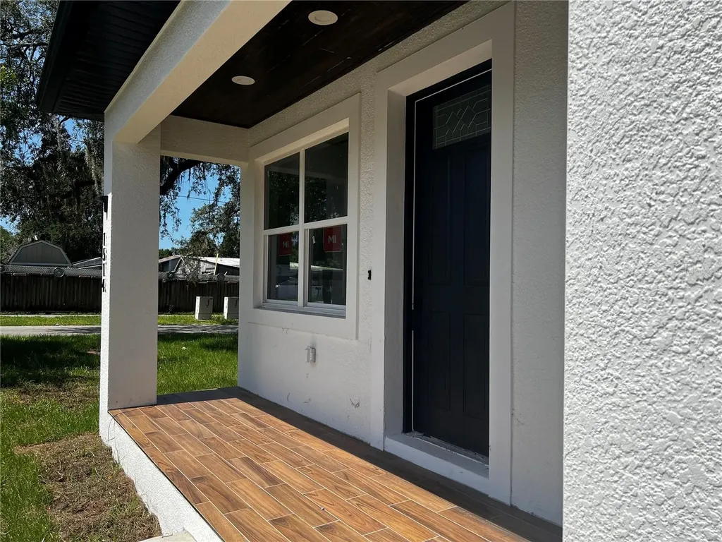 1514 E Juneau Street Tampa FL 33604