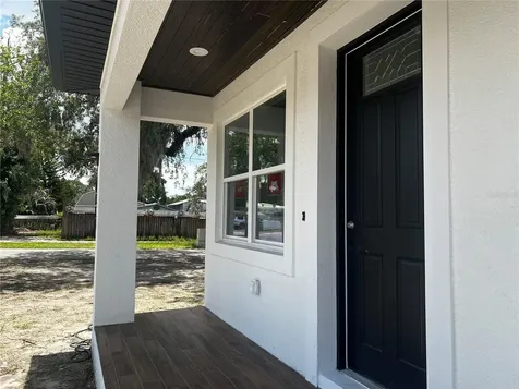 1514 E Juneau Street Tampa FL 33604
