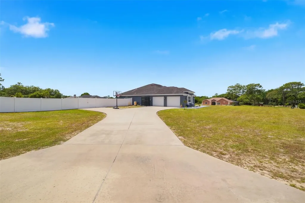 6152 NE 64th Street Silver Springs FL 34488