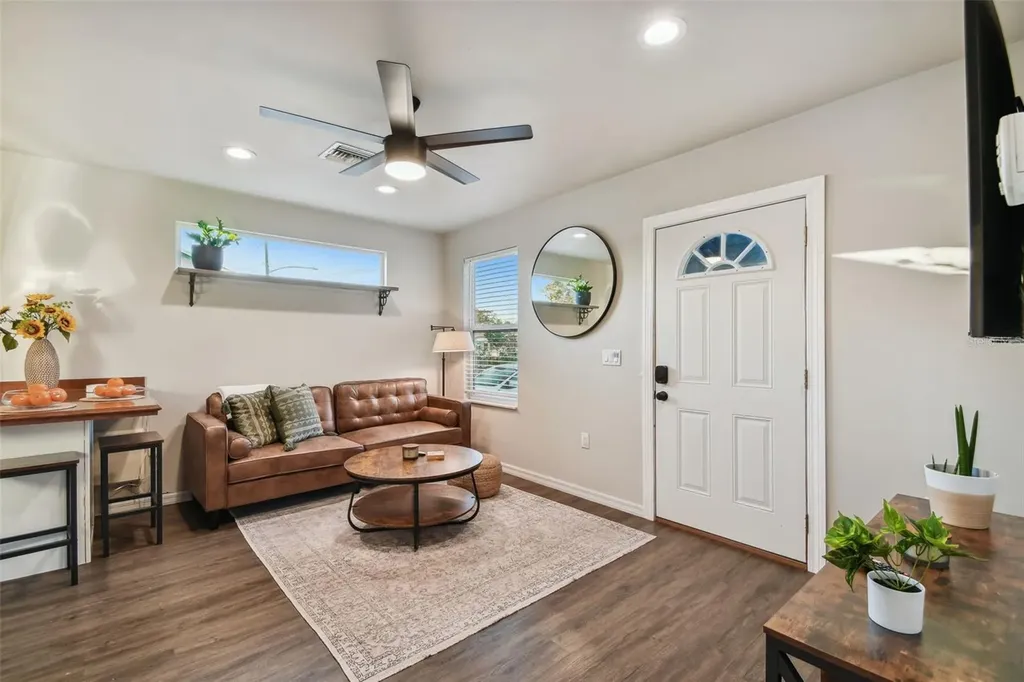 2310 30th Avenue N St Petersburg FL 33713