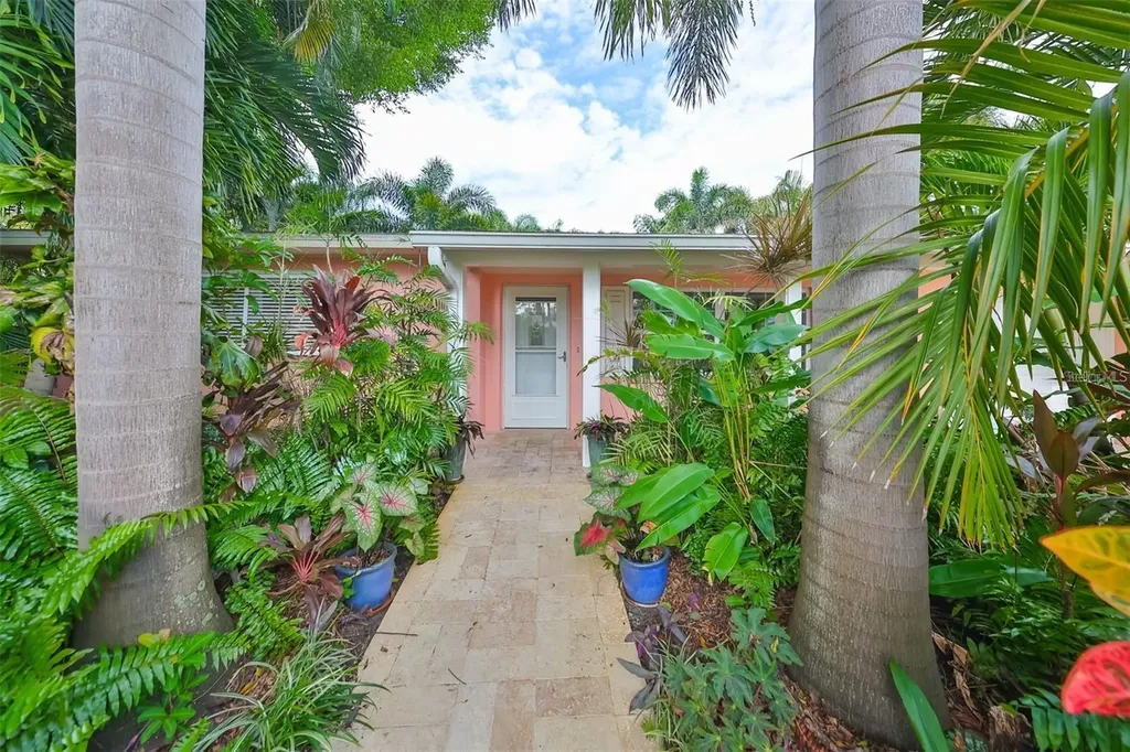 5934 115th Lane Seminole FL 33772