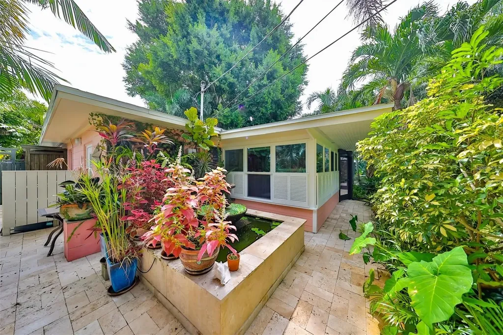 5934 115th Lane Seminole FL 33772