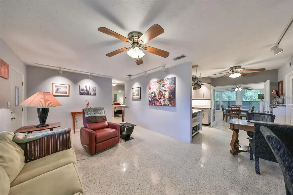 5934 115th Lane Seminole FL 33772